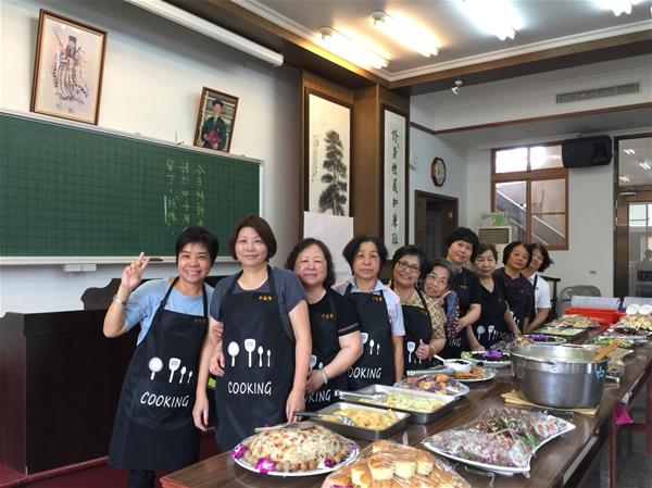 膳食班人員合照1